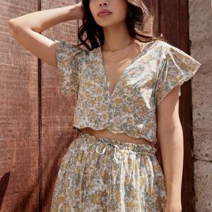 Mirth handmade editions cropped scalloped hem top